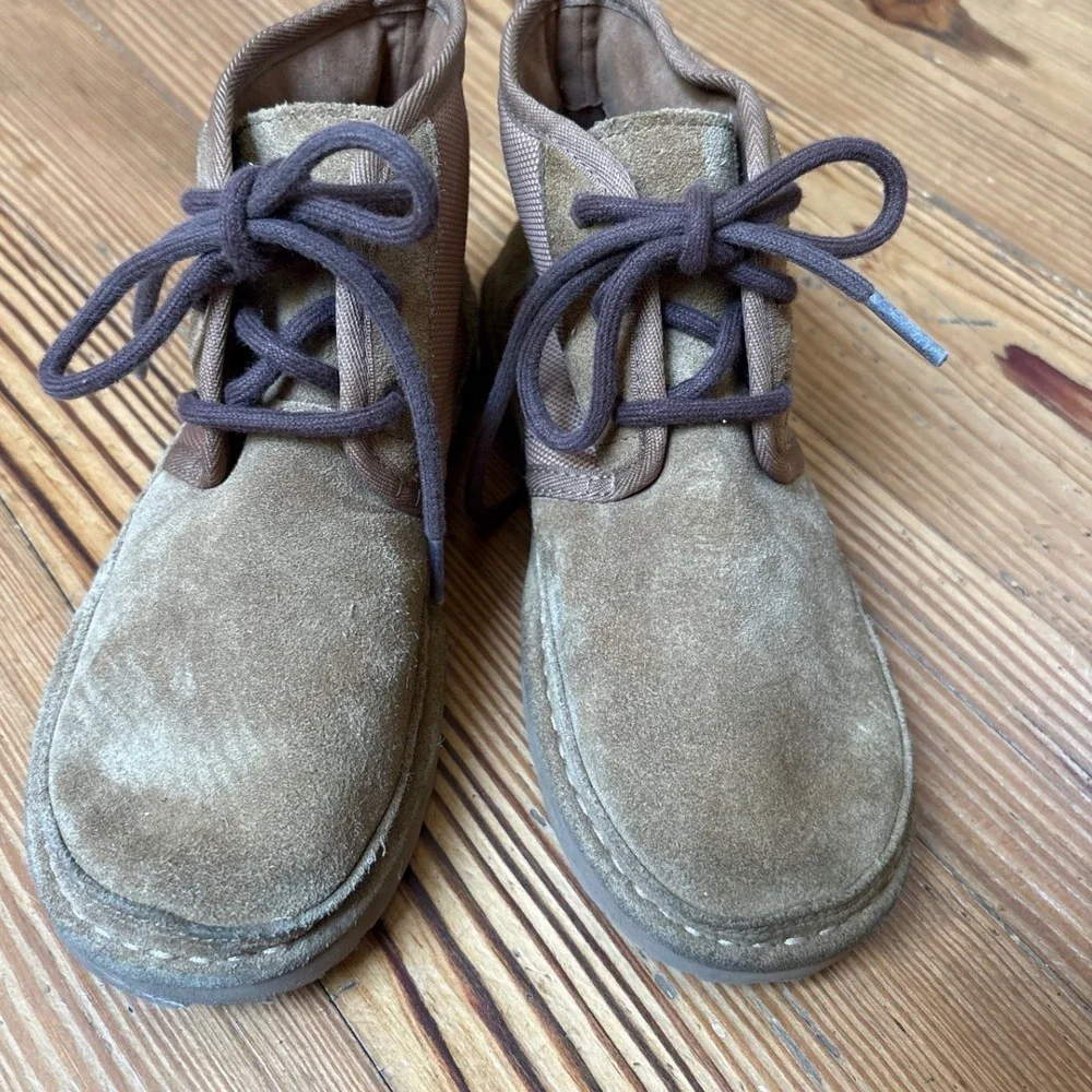 UGG Neumel Chukka Boots Kids Brown Suede Textile Lace Up SIZE 2